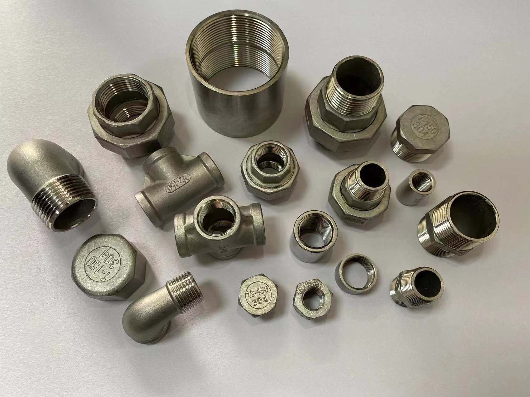 Stainless Steel Pipe Fittings 304 1/4"-4" NPT/BSPT 45 Degree Elbow